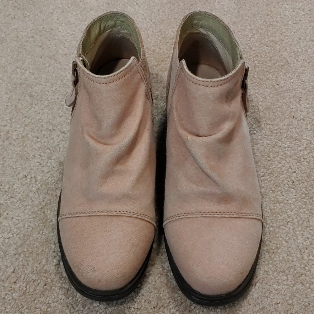 SOREL Excellent Condition Tan Zipper Booties Sz8